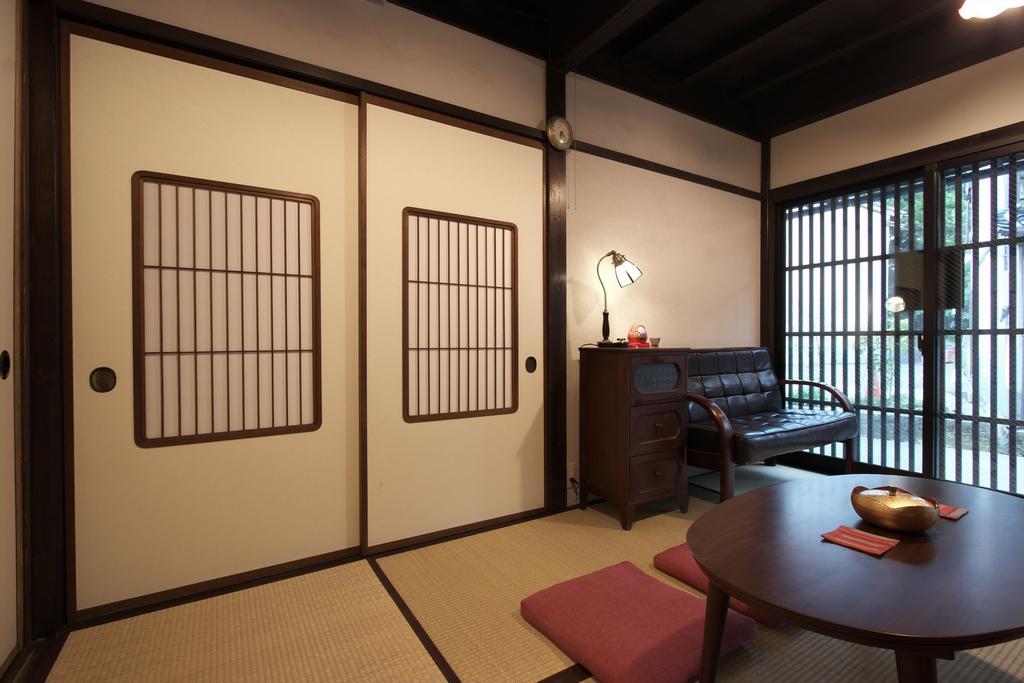 Kanazawa Guest House East Mountain Exterior photo